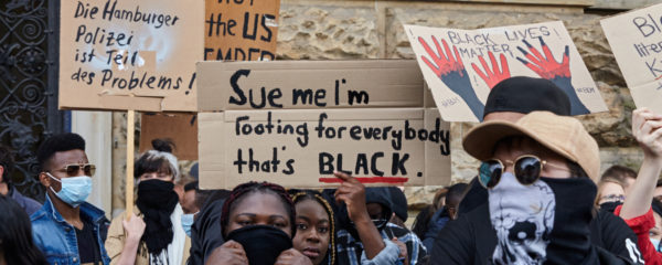 I canÂ´t Breath: Black Lives Matter-Demo in HamburgDie Hamburger Polizei wird nicht von allen geschÃ¤tzt